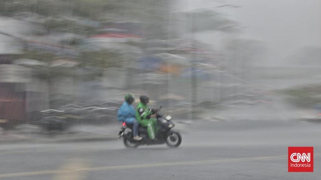 BMKG memprediksi sejumlah wilayah berpotensi diguyur hujan lebat dalam sepekan ke depan yang dapat menyebabkan bencana hidrometeorologi seperti banjir.