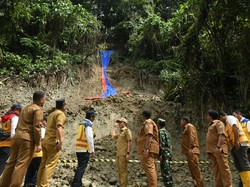 Pj Gubsu Tinjau Lokasi Longsor Sibolangit, Minta Masyarakat Tetap Waspada