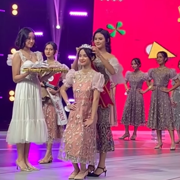 <p>"Seperti sedang memberikan mahkota kepada putri kerajaan, kamu berhasil <em>@sydneyazkassya</em> Gadis Sampul 2024. Doa terbaik untuk kerja keras di masa depan," tuturnya dengan memberikan emotikon hati. (Foto: Instagram: @cuttaryofficial)</p>