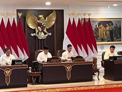 Segini THR & Gaji ke-13 buat Prabowo, Gibran, Menteri, hingga Anggota DPR