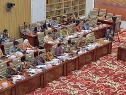 Anggota DPR Semprot Dirut Petrokimia Gresik Gegara Abaikan Pesan WA!