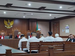 Eks Petugas Rutan KPK Menangis: Anak Saya Dicap Anak Koruptor Kelas Berat