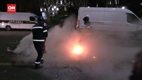 VIDEO: Unjuk Rasa di Georgia Bentrok. Polisi-Massa Saling Tembak