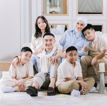 Segera ke Pelaminan, Zumi Zola dan Putri Zulhas Prewedding Ajak Anak