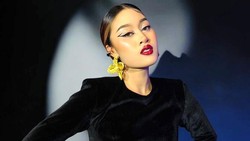 Dituntut Ganti Rugi gegara Tiket Konser Cuman Laku 98, Ini Lagu Viral Aisha Retno