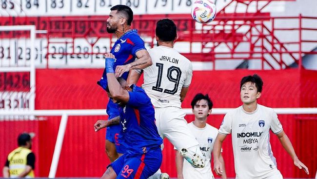 Hasil Liga 1: Arema FC Hajar Persita 3-0