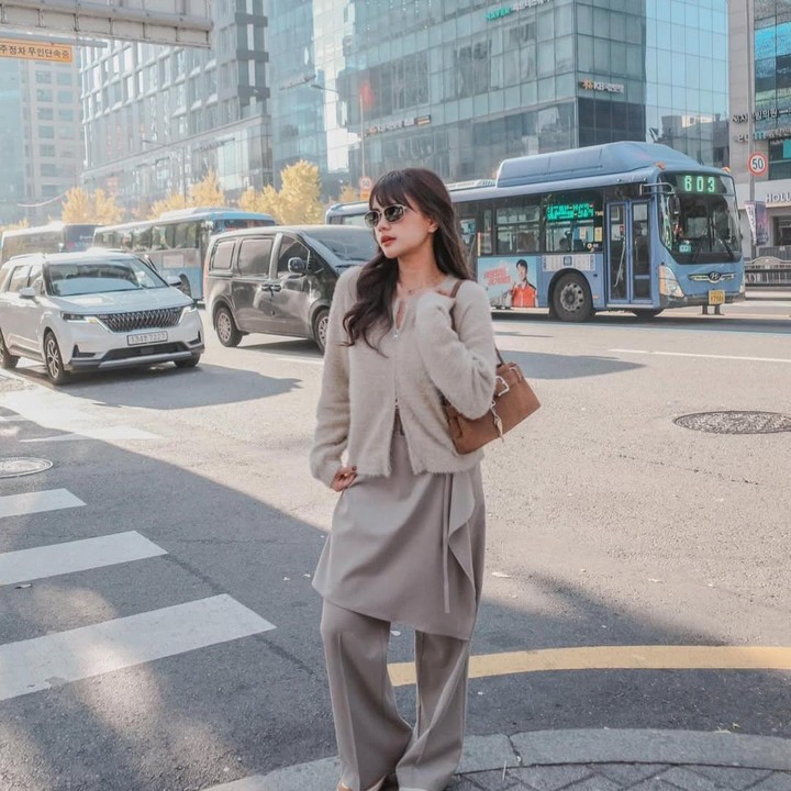 <p>Momen itu dibagikan langsung oleh Audi melalui <em>vlog</em> singkat yang diunggah di media sosial. Ia mengungkap telah melakukan reservasi dua minggu sebelum kedatangannya ke Korea. "<em>Treatment</em> di Korea enggak lupa juga untuk nyalon dong di Korea. Kebetulan aku juga ada janji temu itu dari Indonesia sekitar dua minggu sebelum aku berangkat ke Korea," ujar Audi, dikutip dari laman <em>TikTok@audimarissa24,</em> Selasa (3/12/2024). (Foto: Instagram@audimarissa)</p>