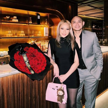 Serba Mewah, 7 Momen Romantis BCL & Tiko Rayakan Anniv Makan Malam hingga Kado Mahal