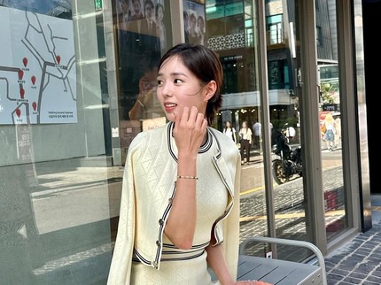 7 OOTD Feminin Cantik ala Chae Soo Bin, Istri Yeo Yeon Seok di When the Phone Rings