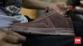 FOTO: Geliat Perajin Sepatu Kulit Menembus Pasar Nasional