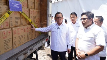 Mendag Budi Gagalkan Peredaran Keramik Ilegal Rp9,8 Miliar di Surabaya!