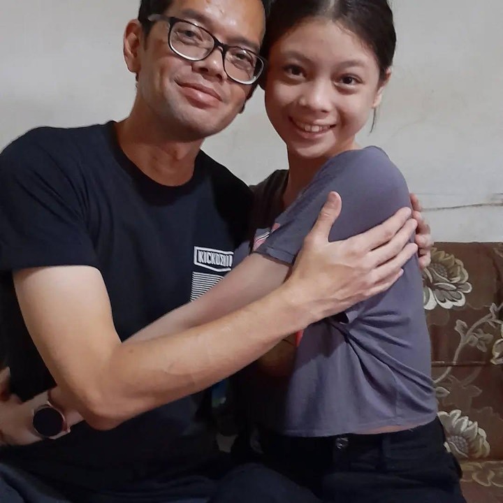 <p>Dalam podcast terbaru bersama Deddy Corbuzier, Bheben sempat mengungkapkan doa dan harapannya untuk sang putri. Pria 47 tahun ini berharap Nada bisa menjaga diri dan selalu menyayangi keluarganya. "Ayah cuma pengin kita saling menyayangi saja. Nada tetap menjaga diri Nada, jangan sampai terpengaruh hal-hal yang tidak baik. Apa pun yang Nada pelajarin silahkan, ayah mah enggak akan ngelarang, apalagi ada Papa (Deddy Corbuzier) sekarang," ungkap Bheben. (Foto: Instagram @mastercorbuzier/@nada_tarina_putri/@bheben_tfive)</p>