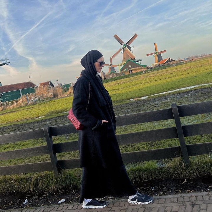 <p>Paula saat ini tengah menikmati liburan di Belanda. Momen itu diketahui langsung melalui beberapa foto yang diunggah Paula di akun Instagram priadinya, seperti yang satu ini. (Foto: Instagram@paula_verhoeven)</p>