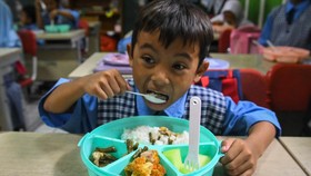 VIDEO: Makan Bergizi Gratis 10 Ribu, Muhaimin: Sedang Dihitung Lagi