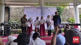CT ARSA Foundation dan Bulog Berbagi Paket Sembako di Hari Disabilitas