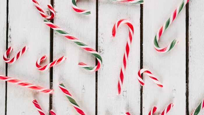 Permen Tongkat (Candy Cane)/Foto: freepik.com/freepik