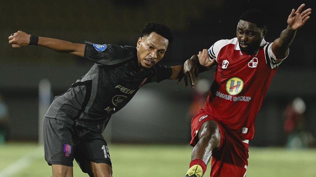 Debut Ong Kim Swee bersama Persis Solo di Liga 1 2024/2024 berakhir dengan imbang dengan Barito Putera di Stadion Manahan, Selasa (3/12).