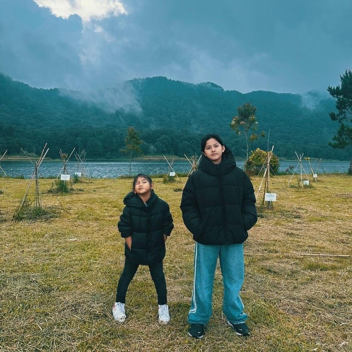 <p>"<em>Support system</em> yang baik," kata seorang netizen. "Biar jadi penyemangat Papanya juga ya Mbak Audy. Sehat-sehat ya dan sukses selalu, amin," tutur netizen lainnya. (Foto: Instagram: @audyitem)</p>