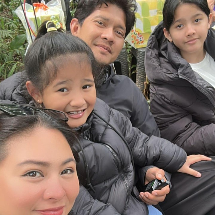 <p>"<em>Weekend</em> nyamperinya Papanya kerja di hutan. Biar anak-anak lihat Papanya seorang pekerja keras, anak-anak bangga karena Papanya hebat. <em>Fi amanillah</em> Pa," tutur Audi Item. (Foto: Instagram: @audyitem)</p>