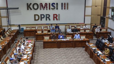 Komisi III DPR Resmi Bentuk Panja Pengawasan Barang Impor & Narkoba