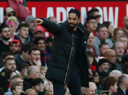 Amorim Tidak Suka Dibuatkan Chant oleh Fans MU