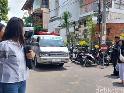 Seniman Malang Kenang Sosok Pelukis Difabel Sadikin Pard