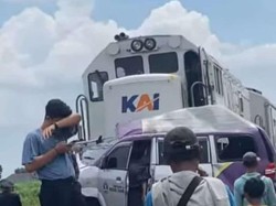 Sopir Ambulans Tewas Tertabrak KA Matarmaja di Kediri