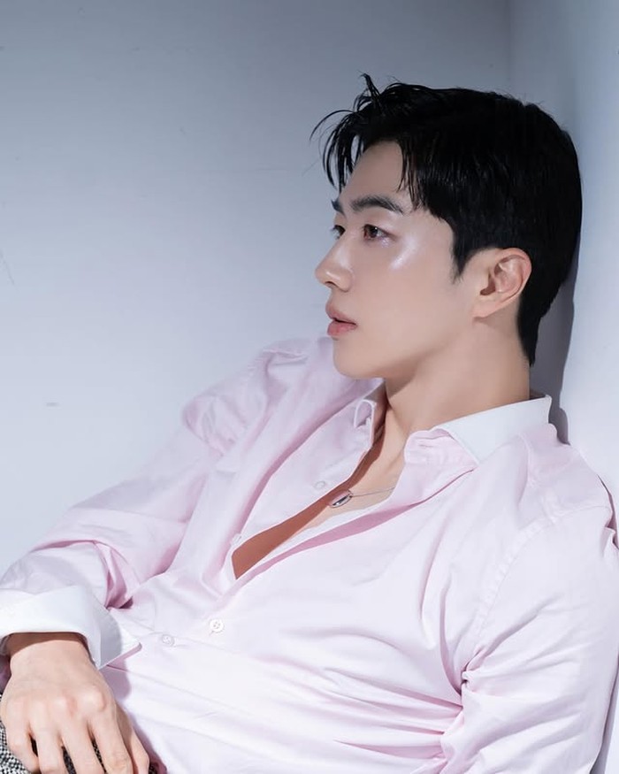 Berkat hal tersebut, ia kemudian didapuk menjadi member sementara Running Man menggantikan posisi Jeon So Min yang telah keluar./ Foto: instagram.com/kkhoonyy