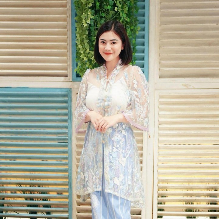 <p>Setelah melahirkan anak keduanya, aktris Felicya Angelista berhasil menurunkan berat badannya hingga 11 kg. Istri aktor Caesar Hito ternyata tidak menjalani program diet apa pun. Ia hanya fokus mengASIhi anaknya, sehingga bisa membantu menurunkan berat badan sampai 11 kg dalam waktu dua minggu. (Foto: Instagram @felicyangelista_)</p>