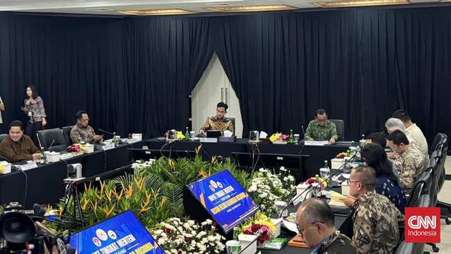Wapres Gibran memimpin rapat tingkat menteri tentang DBON di Kantor Kemenpora RI, Jakarta, Rabu (4/12).