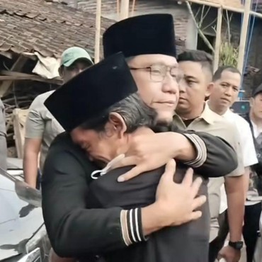 7 Momen Detik-detik Gus Miftah Datangi Rumah Penjual Es Teh yang Diolok-olok di Pengajian
