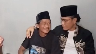 img-title Bahas Nasib Gus Miftah & Penjual Es Teh, Ustaz Adi Hidayat: Takdir Allah Luar Biasa
