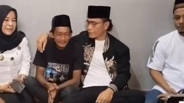 Sikap Gus Miftah Tuai Cibiran Saat Temui Penjual Es Teh di Kediamannya