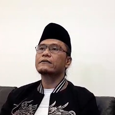 Nyesek, Ini Alasan Pak Pun Pilih Jual Es Teh di Pengajian Gus Miftah