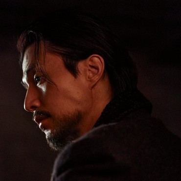 Lee Dong Wook Ungkap Sifat Hyun Bin di Lokasi Syuting Harbin