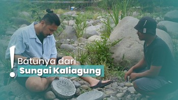 title-image Mengunjungi Desa Danawarih Tegal, Banyak Pengrajin Cobek Batu