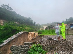 Bencana Sukabumi: Jalan Palabuhanratu Terendam Banjir-Rumah Ambruk