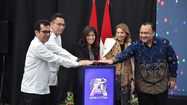 Komdigi dan Microsoft mencanangkan program ElevAIte untuk pelatihan kecerdasan buatan dengan nilai investasi sebesar Rp27,6 triliun.