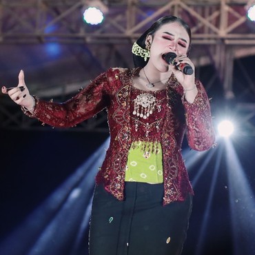 Lirik Lagu Jauh Ko Pergi - Niken Salindry