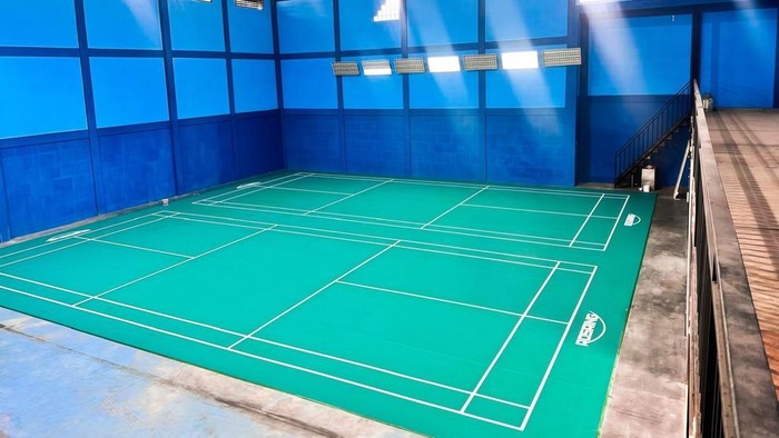 Memilih Karpet Badminton Yang Tepat Sangat Penting Untuk Menciptakan Lapangan Yang Ideal, Baik Untuk Latihan Santai Maupun Turnamen Profesional