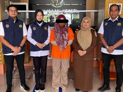 Selebgram Aceh Sebar Konten Asusila saat Live Diserahkan ke Jaksa