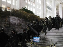 Tentara Korsel Tinggalkan Gedung Parlemen Usai Darurat Militer Ditolak