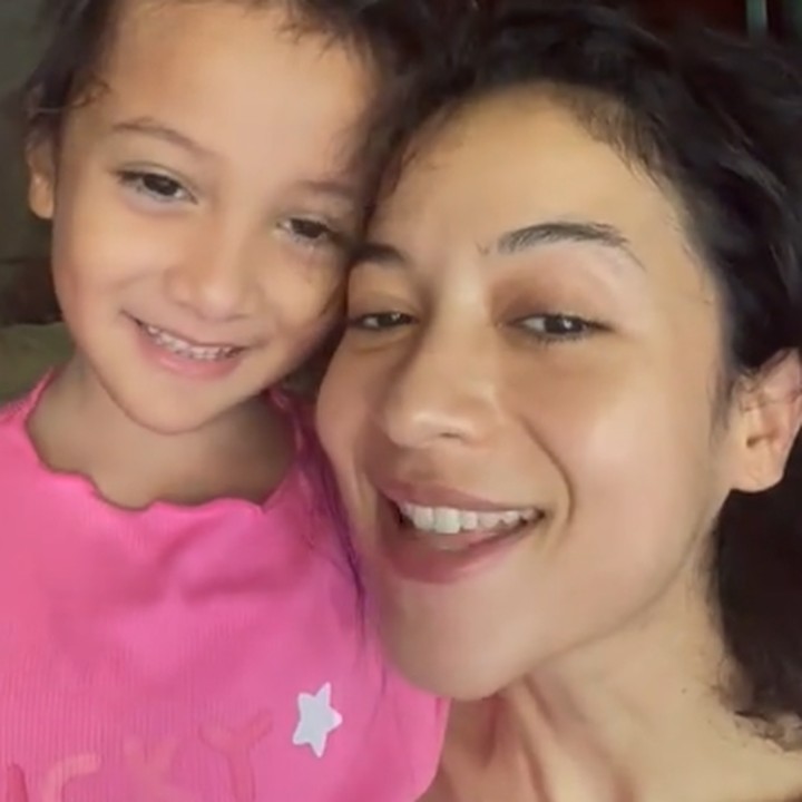 <p>Putri Marino melahirkan anak pertamanya yang bernama Surinala Carolina Jarumilind pada 24 September 2018, Bunda. Di tahun ini, usia Surinala sudah genap enam tahun. (Foto: TikTok: @ckojerikho)</p>