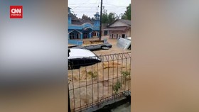 VIDEO: Banjir Bandang Terjang Sukabumi, Mobil Terseret