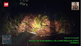 VIDEO: Longsor, Jalan Raya Sukabumi-Palabuhanratu Terputus