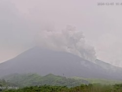 Merapi Muntahkan Awan Panas 1,4 Km Sore Ini