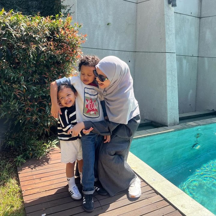 <p>Sebelumnya, Fati dan Babe Cabita mengajak Bambino untuk melakukan tes IQ untuk mengetahui sekolah mana yang cocok untuknya ketika masuk SD. Namun, keduanya justru menemukan fakta bahwa Bambino memiliki IQ superior. (Foto: Instagram: @fatiyw)</p>