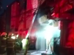 Video Penampakan Kebakaran Kafe di Kemang Jaksel