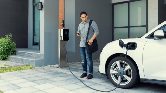 Berapa Daya Listrik Minimal Pasang Home Charging Mobil Listrik?