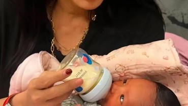 img-title 7 Potret Jennifer Ipel dan Ajun Perwira Rawat Bayi Perempuan yang Cantik & Lucu